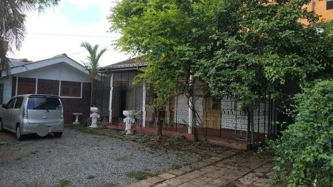 Nugegoda : 23P , 7BR House for Sale facing Highlevel Road
