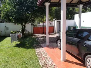 ප්‍රධාන මාර්ගයට ආසන්නව කාමර 3 නිවසක් විකිණීමට