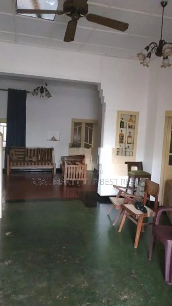 Nugegoda : 23P , 7BR House for Sale facing Highlevel Road