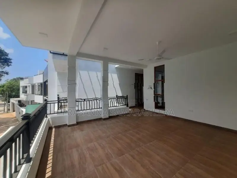 Solid Brand New Modern super luxury House-piliyandala