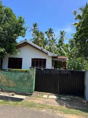Kaluthara : 3BR (23P) House for Sale at Land Value Kalu. North