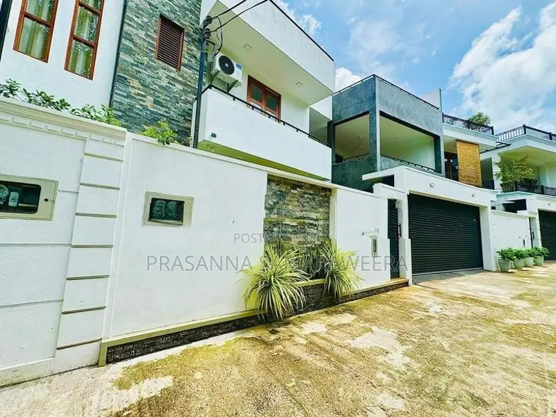 සුවිසල් අති සුඛෝපභෝගී අලංකාර නවීනතම නිවස විකිණීමට පිළියන්දල