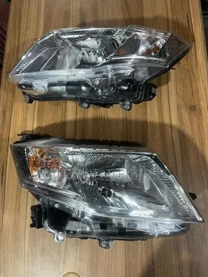 Toyota Tank M900 Roomy Head Light