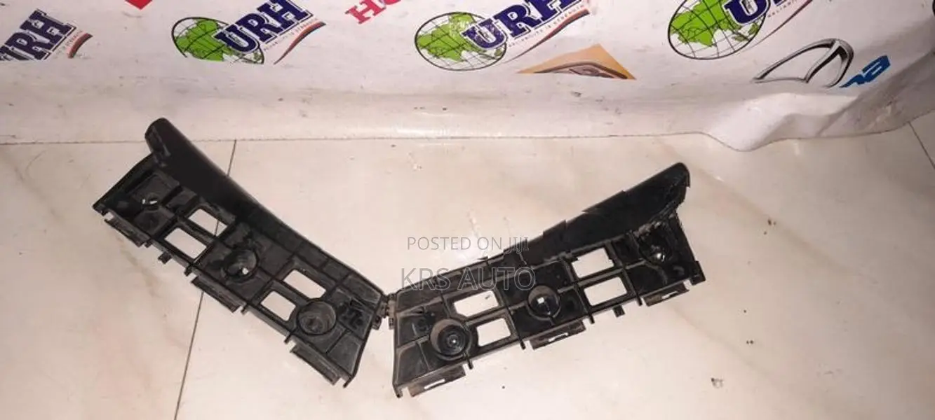 Toyota Prius W 30 Front Bumper Retainer