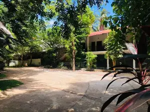 Polannaruwa : 13BR (115p) Luxury Hotel for Sale in Polannaruwa.