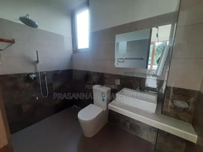 Modern Super Luxury House-Piliyandala Town