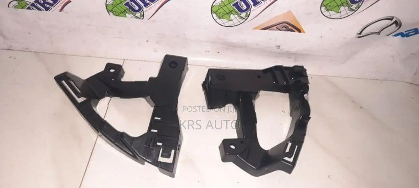 Honda Vezel Head Lamp Bracket