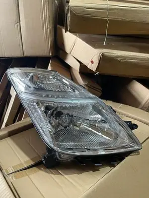 Toyota Prius 20 Headlight