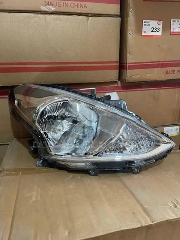 Nissan Sunny N17 Headlight