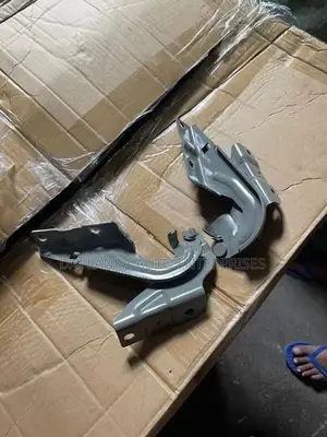 Mitsubishi Outlander Bonnet Hinge