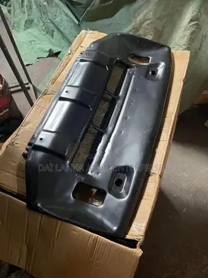 Mitsubishi Montero V98 Engine Under Guard