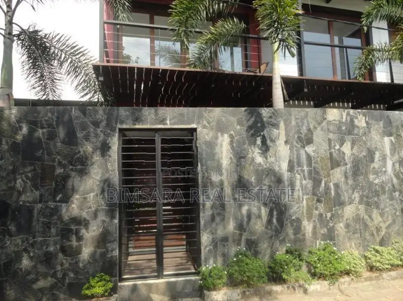 Luxury 4Br Furnished House for Rent in Mirihana, Nugegoda (Lh 2911)