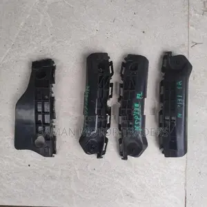Toyota Vitz KSP130 Retainer