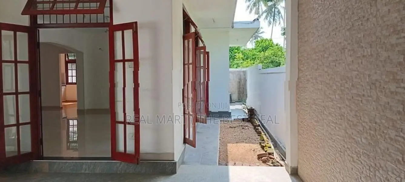 Nawagamuwa : New 2 BR (8.10P) Luxury House For Sale