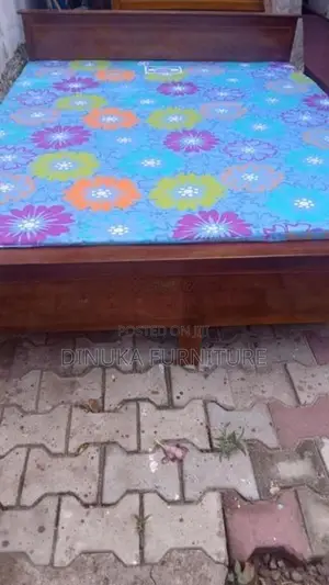 Bed 6ft *5ft