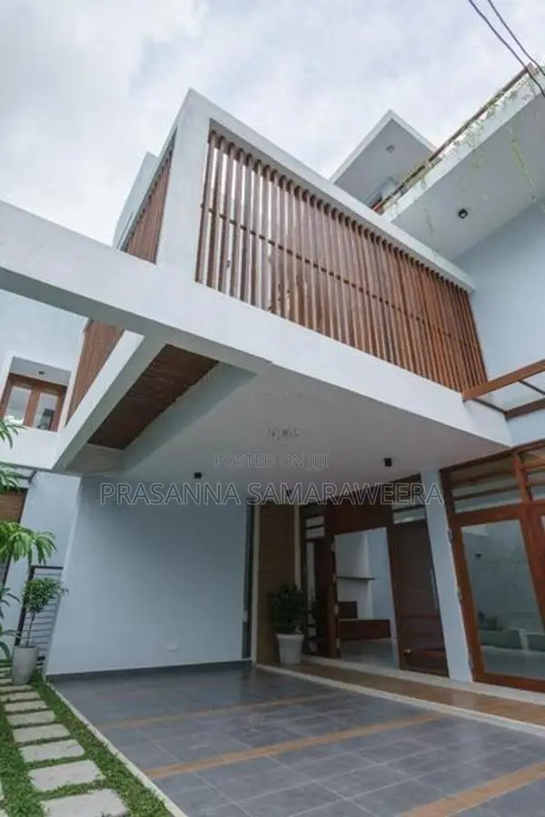 සුඛෝපභෝගී අලංකාර අති නවීනතම සුවිසල් දෙමහල් නිවස විකිණීමට Piliyandala