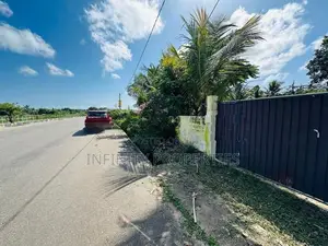 (ARN224) Water Front 35 P Bare Land Sale At Werasinghe Rd Boralesgamuw