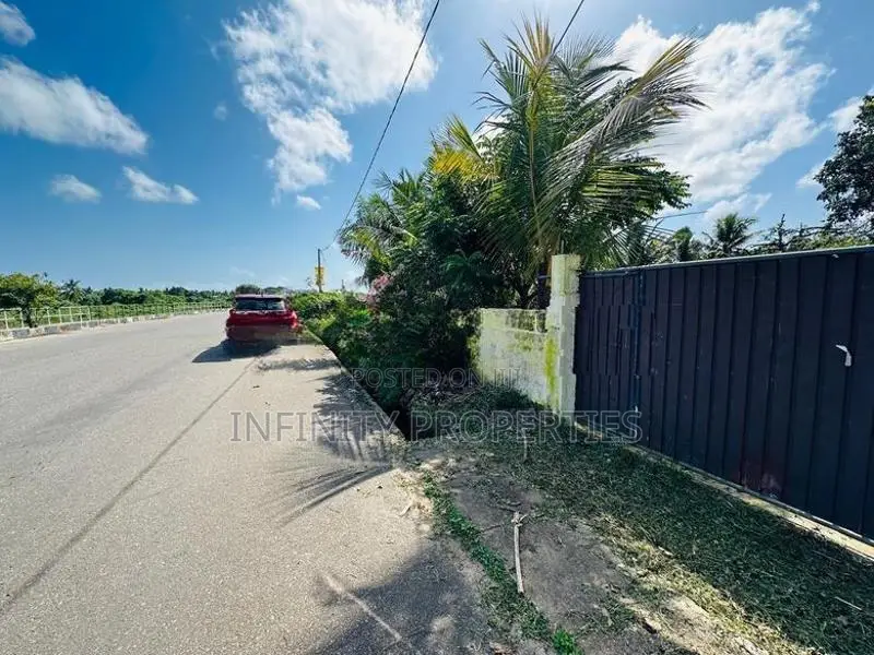(ARN224) Water Front 35 P Bare Land Sale At Werasinghe Rd Boralesgamuw