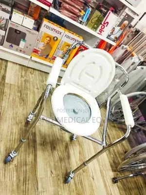 Commode Chair With Wheel Foldable කොමඩ් රෝද පුටු