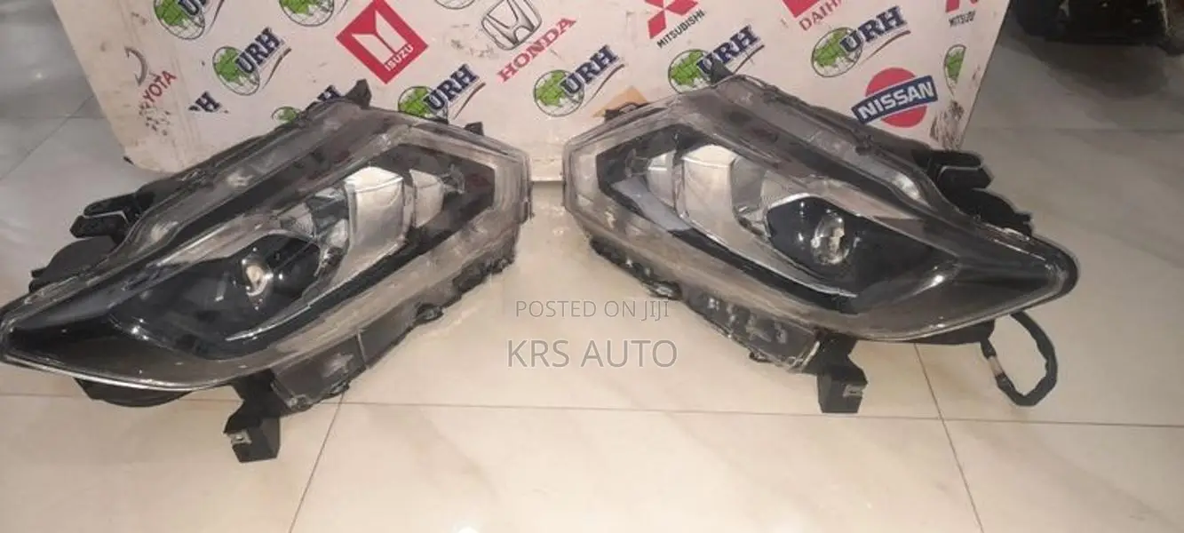 Nissan X Trail NT 32 Head Light