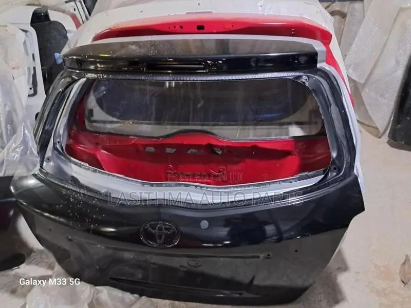 Toyota Vits Ksp 130 Dicky Door Panal