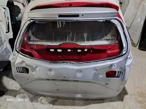 Toyota Vits Ksp 130 Dicky Door Panal