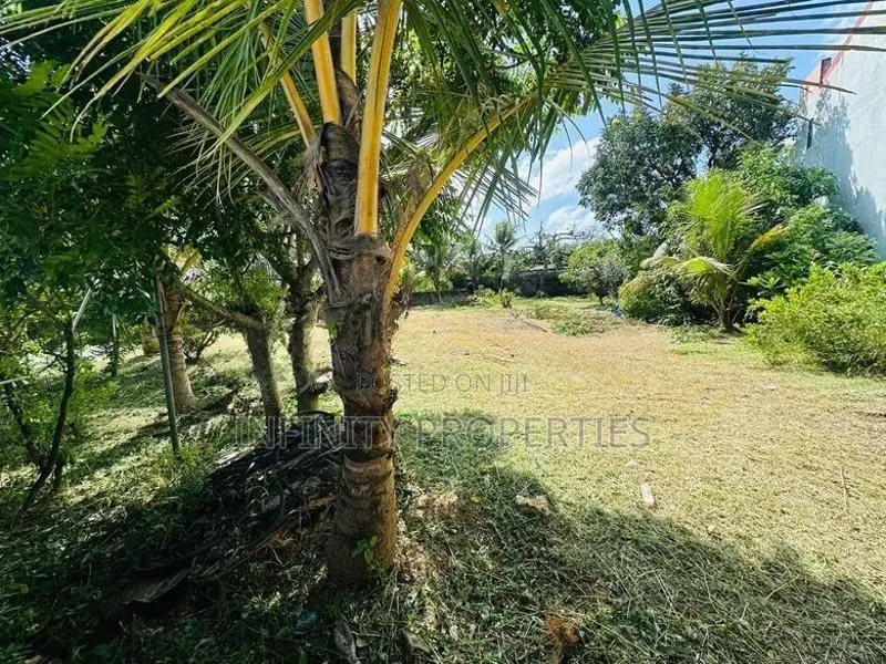 (ARN224) Water Front 35 P Bare Land Sale At Werasinghe Rd Boralesgamuw
