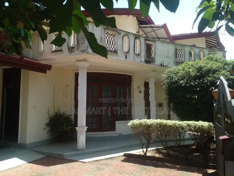 Bandaragama, : 4BR (20P) Luxury House for Sale in Bolgoda