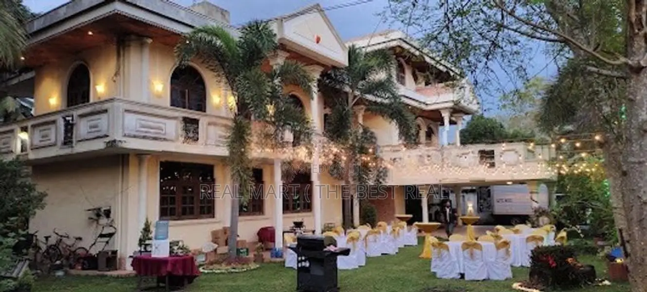 Kelaniya : 9 Bedrooms (43 Perch) Luxury Villa for sale at Wanawasala
