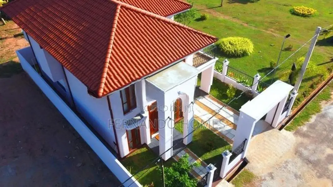 Modern Luxury Uptairs House For Sale In Negombo