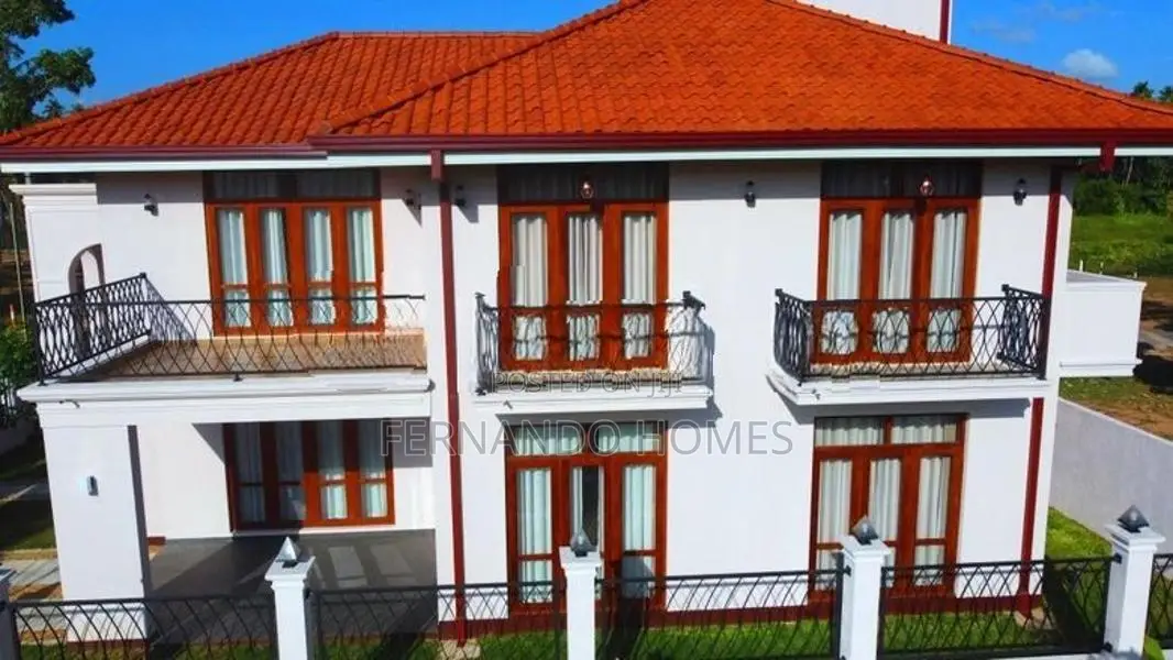 Modern Luxury Uptairs House For Sale In Negombo