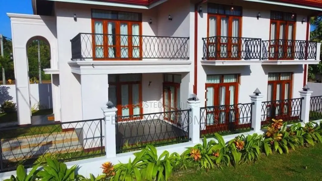 Modern Luxury Uptairs House For Sale In Negombo