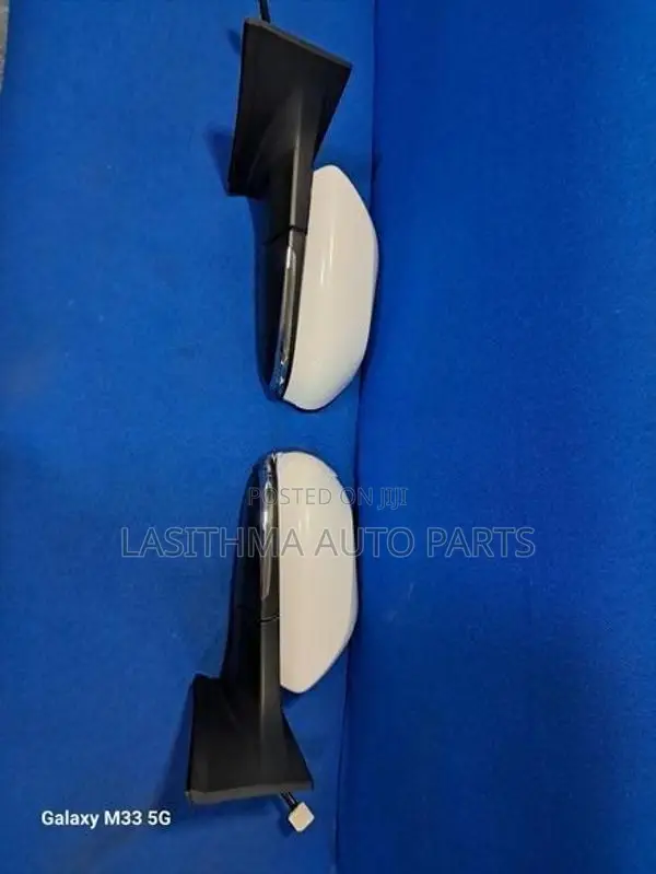 Toyota Pirus W50 Side Mirror L R