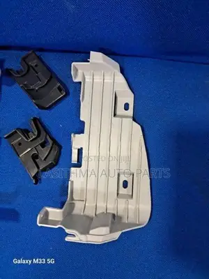Toyota Pirus W30 Signal Lamp Bracket L R