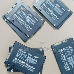 SSD Samsung - 120GB / 240GB 512GB