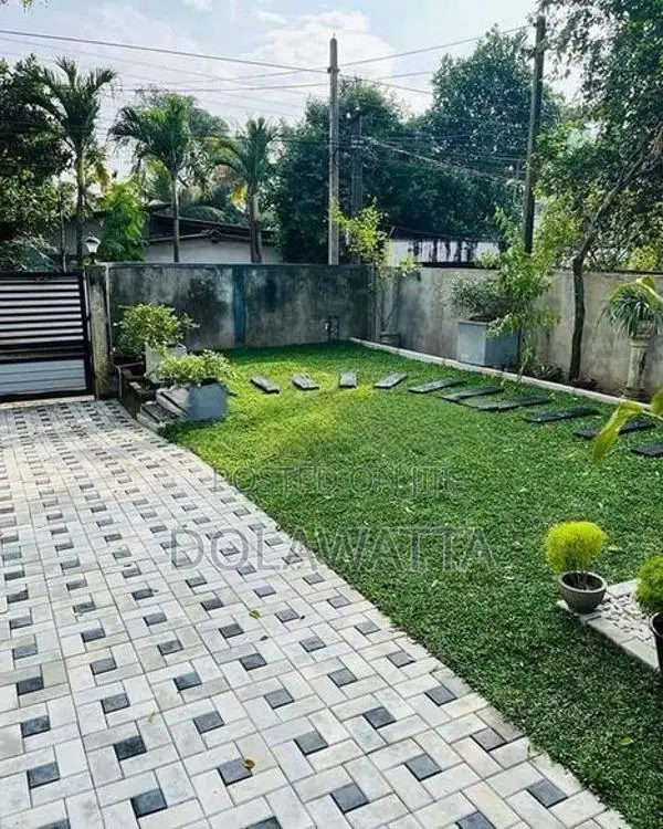 Interlock Paving with Malaysian Grass