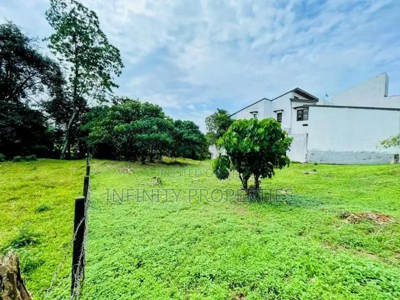 (ARN274) Facing Lake 16 P Land Darmapala Mw Wekaramasinghe pura B'mull