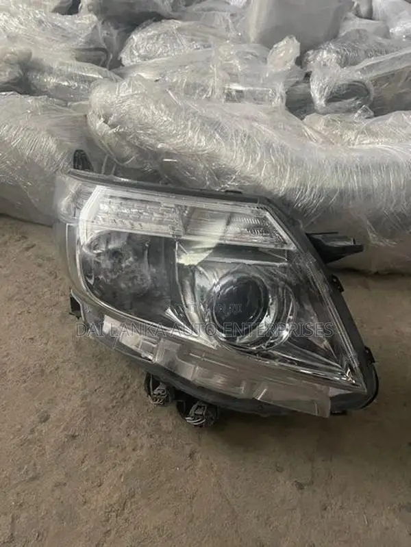 Toyota Esquire Headlight
