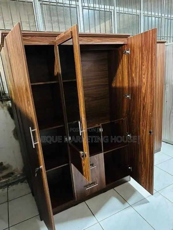 3 D Dark Camelot’s Wardrobe with Mirror