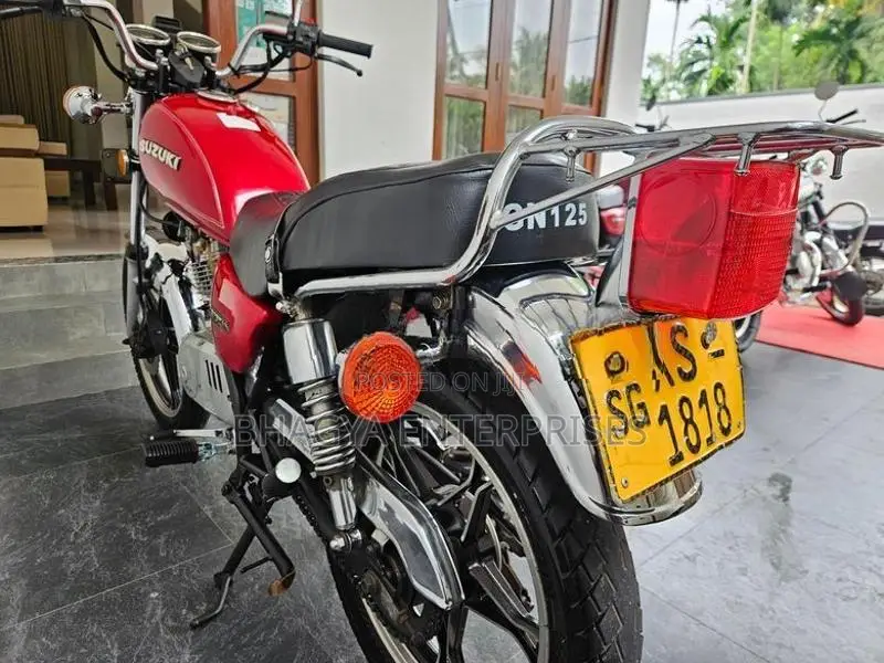 Suzuki GN 125 2012