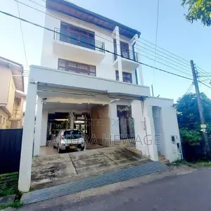 Luxurious Fully Furnished House for Sale Battaramulla. ( ID : BTH03 )