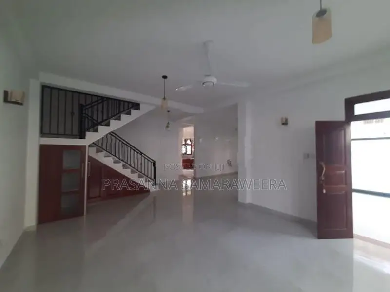 Brand new super house built in kottawa piliyandala road near by