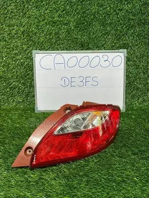Mazda Demio (DE3FS /2007) Tail Light