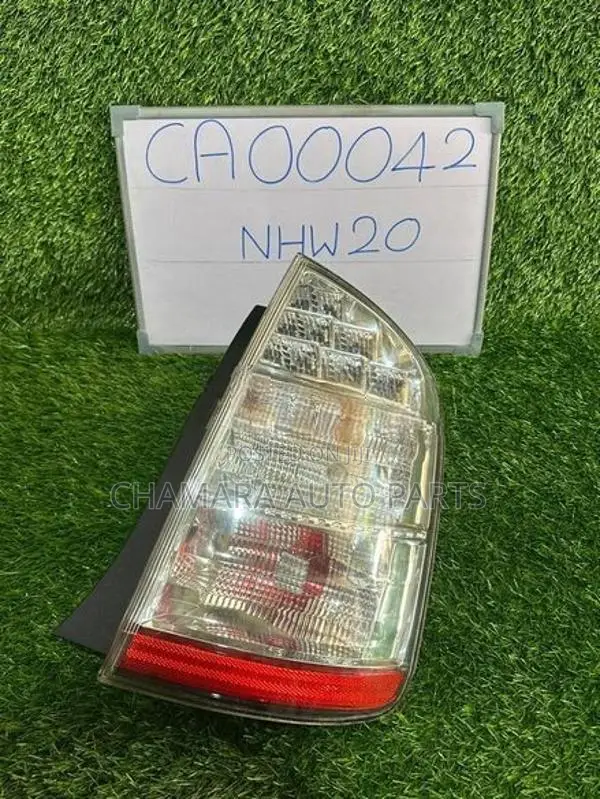 Toyota Prius (NHW20) Tail Lamp