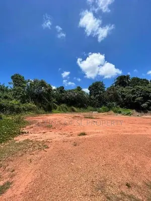 Land for Sale in Kesbewa ( Kahathuduwa)