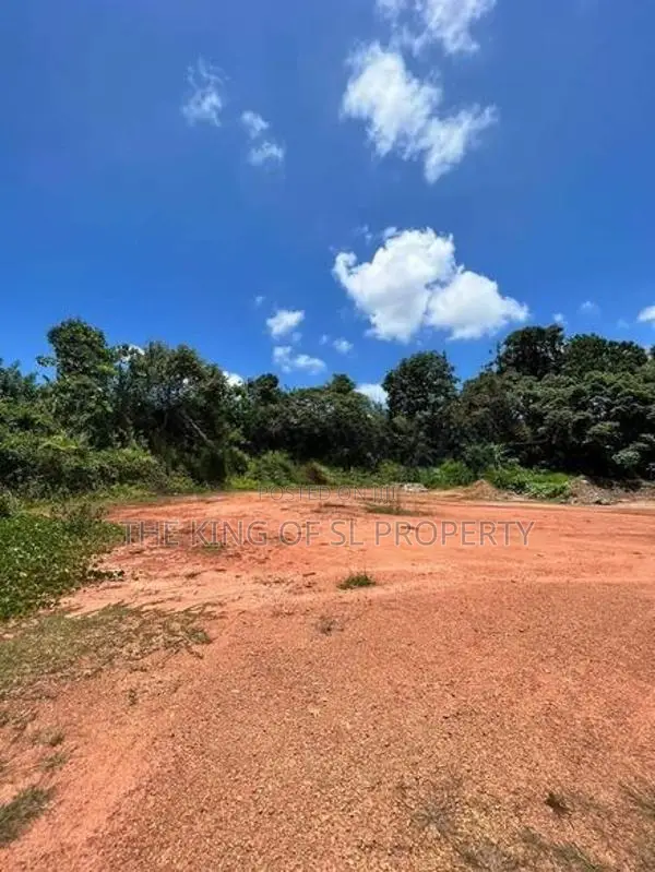Land for Sale in Kesbewa ( Kahathuduwa)