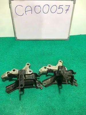 Daihatsu Mira (LA-350) Gear Box Mount