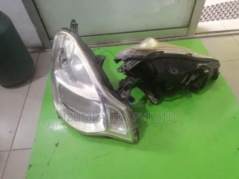Nissan Sylphy G11 Head light set