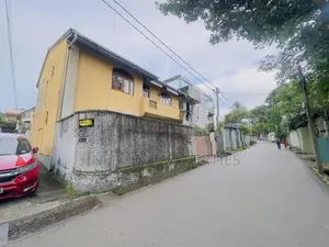 (ARN407) 32 P Land With 03 Houses Property Sale