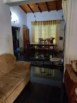 Homagama : 4BR (38P) Beutifull Luxury Villa for Sale at Panagoda
